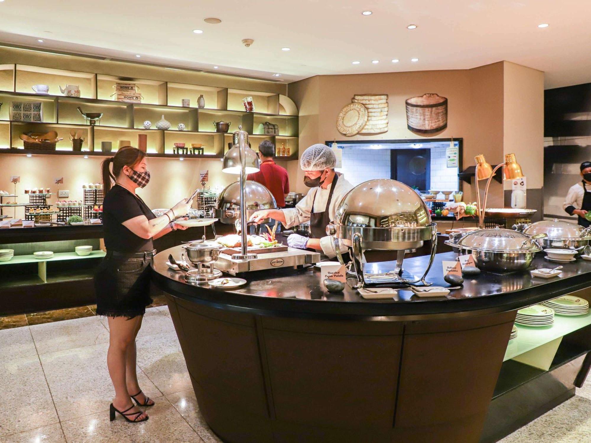 Joy Nostalg Hotel And Suites Manila Managed By The Ascott Limited Pasig City Zewnętrze zdjęcie
